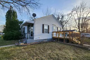 1878 Greenview Dr, Beloit, WI 53511 - Photo 2