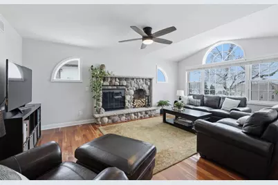 7600 Suffolk Down, Sun Prairie, WI 53590 - Photo 4