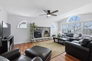 7600 Suffolk Down, Sun Prairie, WI 53590 - Photo 4