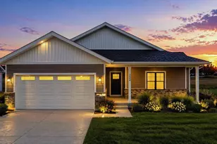 322 Willow St, Pardeeville, WI 53954 - Photo 2