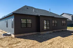 3829 N Woodbury Ln, Janesville, WI 53545 - Photo 8