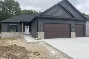 3829 N Woodbury Ln, Janesville, WI 53545 - Photo 2