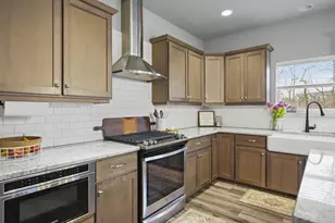 1198 Gracing Oaks Ln, Sun Prairie, WI 53590 - Photo 14