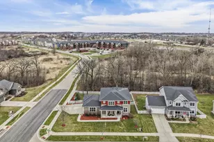 1198 Gracing Oaks Ln, Sun Prairie, WI 53590 - Photo 4