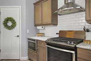 1198 Gracing Oaks Ln, Sun Prairie, WI 53590 - Photo 16