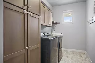 1198 Gracing Oaks Ln, Sun Prairie, WI 53590 - Photo 26