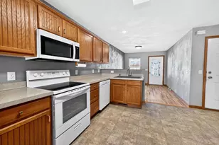 645 Garfield Ave, Janesville, WI 53536 - Photo 8