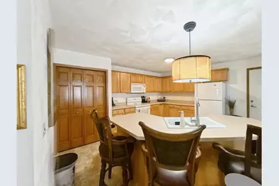637 Garfield Avenue, Janesville, WI 53536 - Photo 10