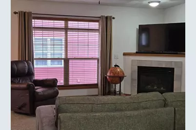 637 Garfield Avenue, Janesville, WI 53536 - Photo 4