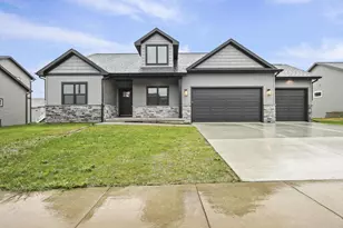 225 Hawks View Dr, Edgerton, WI 53534 - Photo 1