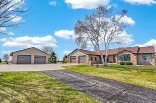 10123 Fertile Ridge Rd, Mount Horeb, WI 53572 - Photo 2