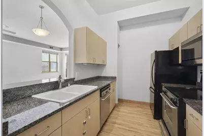 1150 Williamson Street #204, Madison, WI 53703 - Photo 8