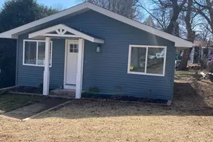 93 Oakwood Ave, Edgerton, WI 53534 - Photo 2