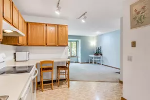 16 N Allen St, Madison, WI 53726 - Photo 10