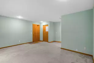 16 N Allen St, Madison, WI 53726 - Photo 6