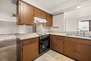 1007 Dona Rd, Hartland, WI 53029 - Photo 4