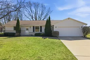 3828 Beacon Hill Dr, Janesville, WI 53546 - Photo 1