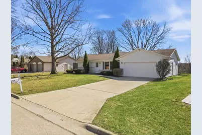 3828 Beacon Hill Drive, Janesville, WI 53546 - Photo 2