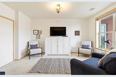360 W Washington Avenue #403, Madison, WI 53703 - Photo 6