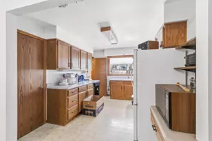 801 Park St, Baraboo, WI 53913 - Photo 6