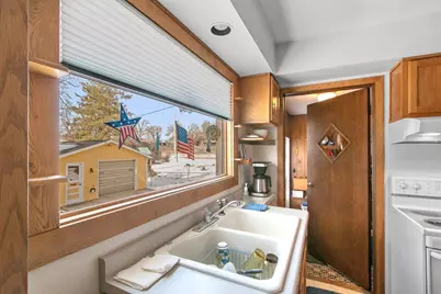 801 Park Street, Baraboo, WI 53913 - Photo 8