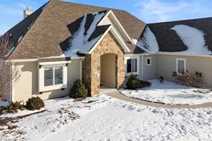 W278N8854 Twin Pine Cir, Hartland, WI 53029 - Photo 6
