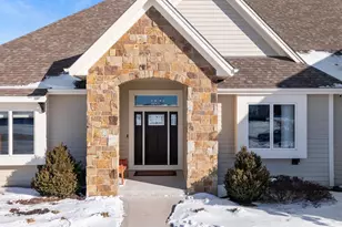 W278N8854 Twin Pine Cir, Hartland, WI 53029 - Photo 8