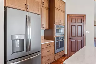 W278N8854 Twin Pine Cir, Hartland, WI 53029 - Photo 18