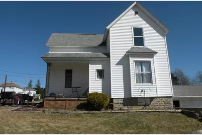 110 Prospect Street, Bloomington,  53804 - Photo 2