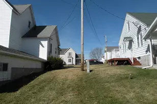 110 Prospect St, Bloomington,  53804 - Photo 4