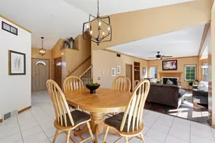 1237 Mockingbird Ln, Sun Prairie, WI 53590 - Photo 10