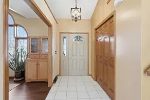 1237 Mockingbird Ln, Sun Prairie, WI 53590 - Photo 6