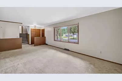 7013 Cardinal Drive, Middleton, WI 53562 - Photo 8