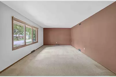 7013 Cardinal Drive, Middleton, WI 53562 - Photo 4