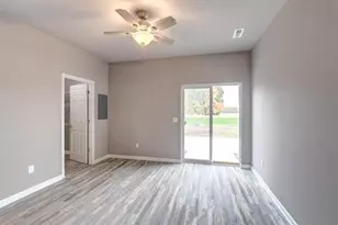 606 W Delavan Dr, Janesville, WI 53546 - Photo 16