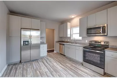 620 W Delavan Drive, Janesville, WI 53546 - Photo 12