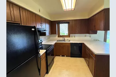 520 Rockview Court, Watertown, WI 53094 - Photo 12