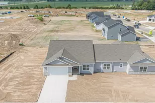 3800 Green Ash Dr, Janesville, WI 53545 - Photo 2