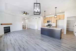 3801 N Woodbury Ln, Janesville, WI 53545 - Photo 2