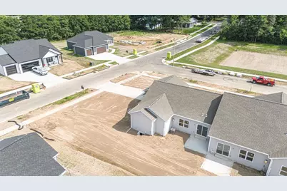 3801 N Woodbury Lane, Janesville, WI 53545 - Photo 4