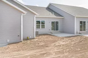 3801 N Woodbury Ln, Janesville, WI 53545 - Photo 6