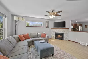 518 Lisa Ann Dr, Madison, WI 53718 - Photo 4