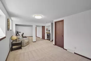 518 Lisa Ann Dr, Madison, WI 53718 - Photo 32