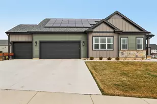 655 Ridge View Ln, Oregon, WI 53575 - Photo 2