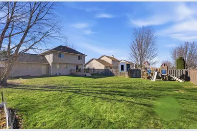 329 N Heatherstone Drive, Sun Prairie, WI 53590 - Photo 32