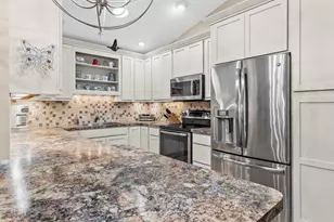 631 Cardinal Way, Sun Prairie, WI 53590 - Photo 8