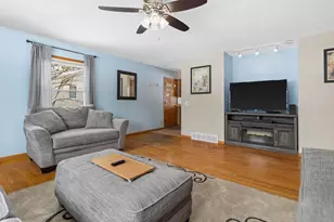 818 Redland Dr, Madison, WI 53714 - Photo 6