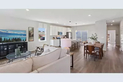 549 Trysil Aly N, Stoughton, WI 53589 - Photo 4