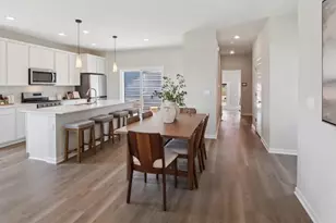 549 Trysil Aly N, Stoughton, WI 53589 - Photo 8