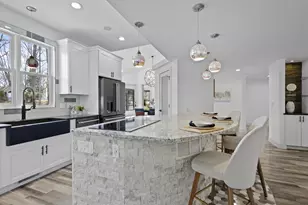 623 Summit Rd, Madison, WI 53704 - Photo 14